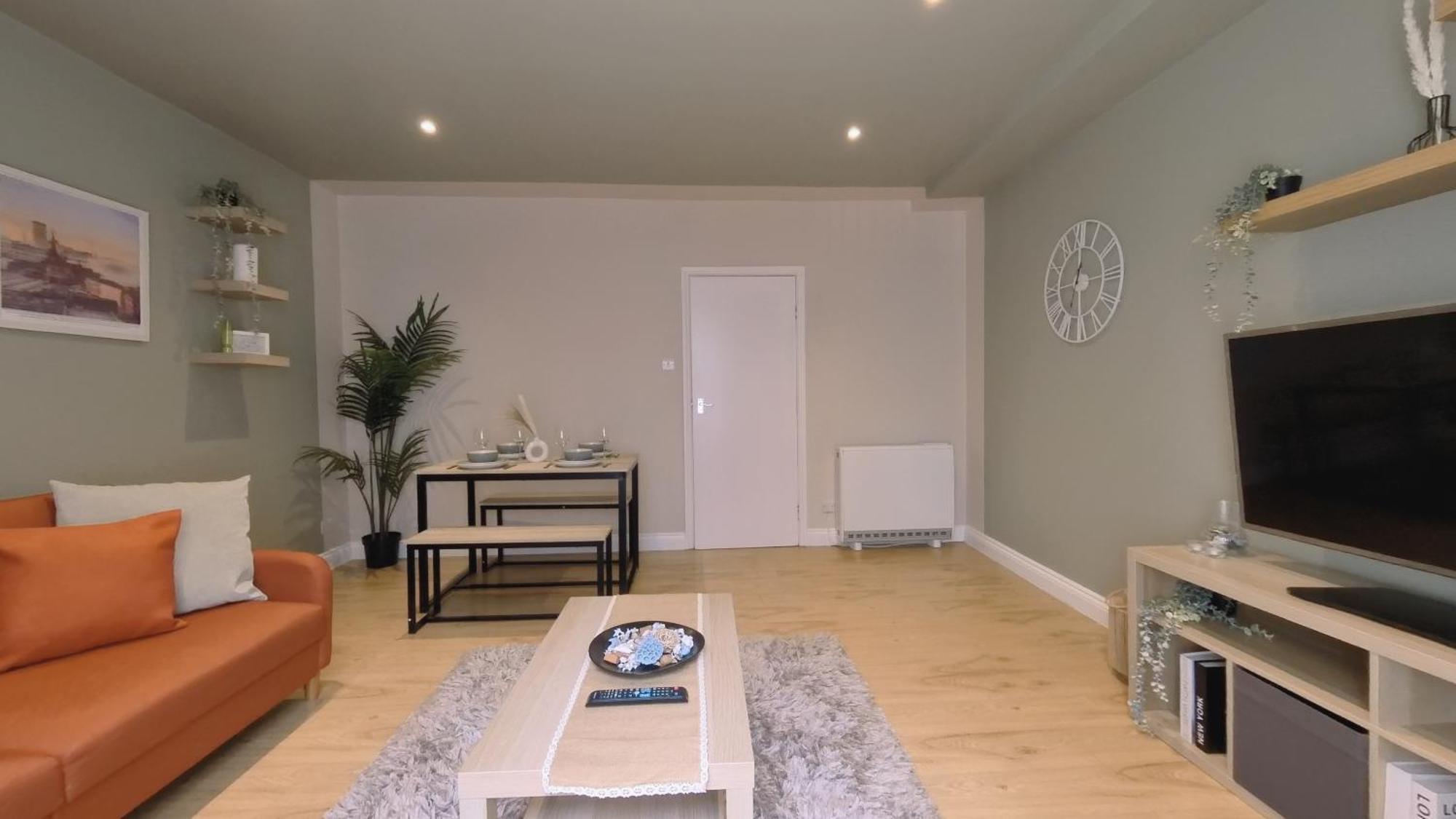 Group Bookings: Up To 30 Guests Across 5 Spacious Flats! Keyless Access Free Wifi & Parking Birmingham Exterior foto