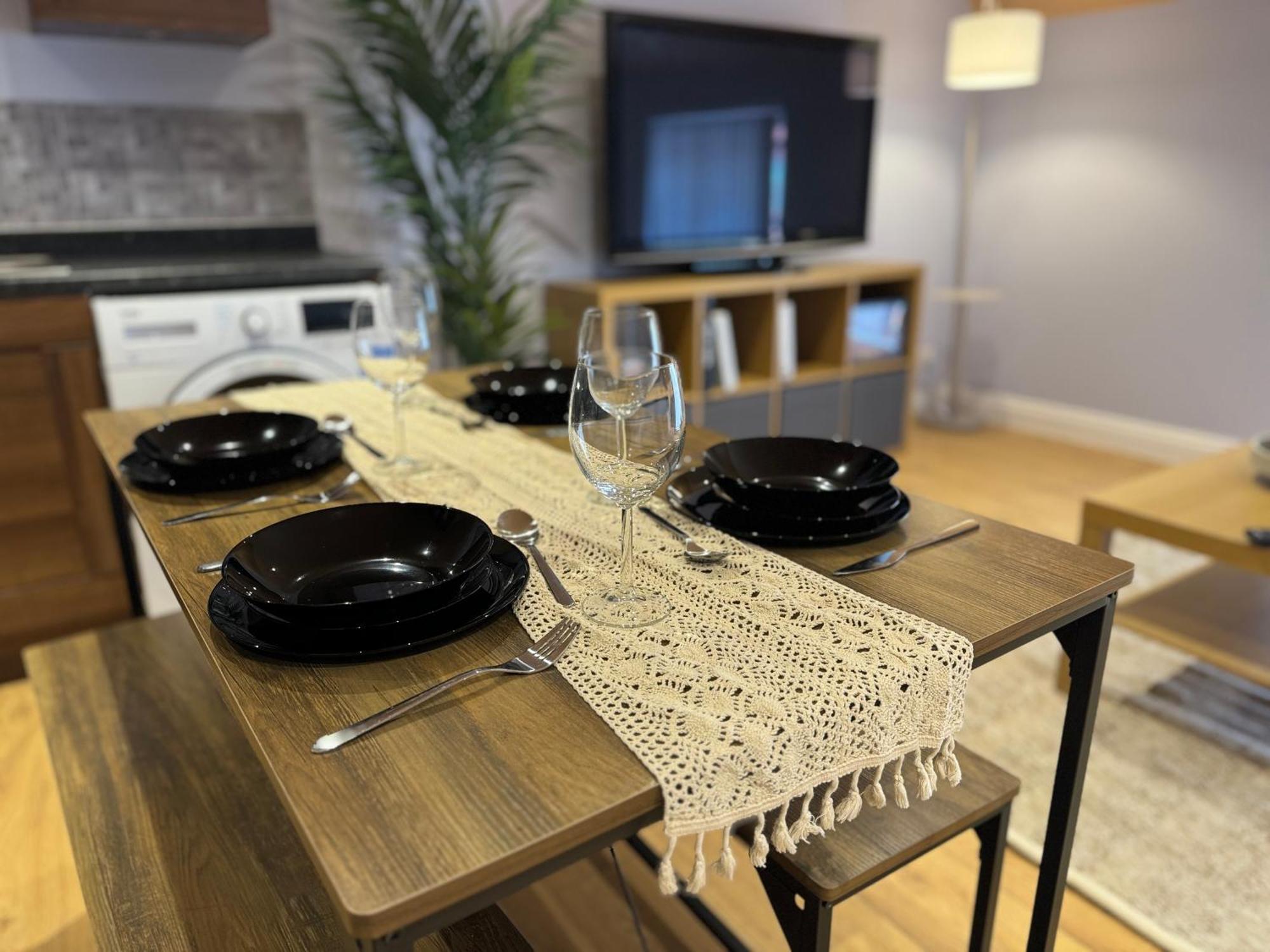 Group Bookings: Up To 30 Guests Across 5 Spacious Flats! Keyless Access Free Wifi & Parking Birmingham Exterior foto