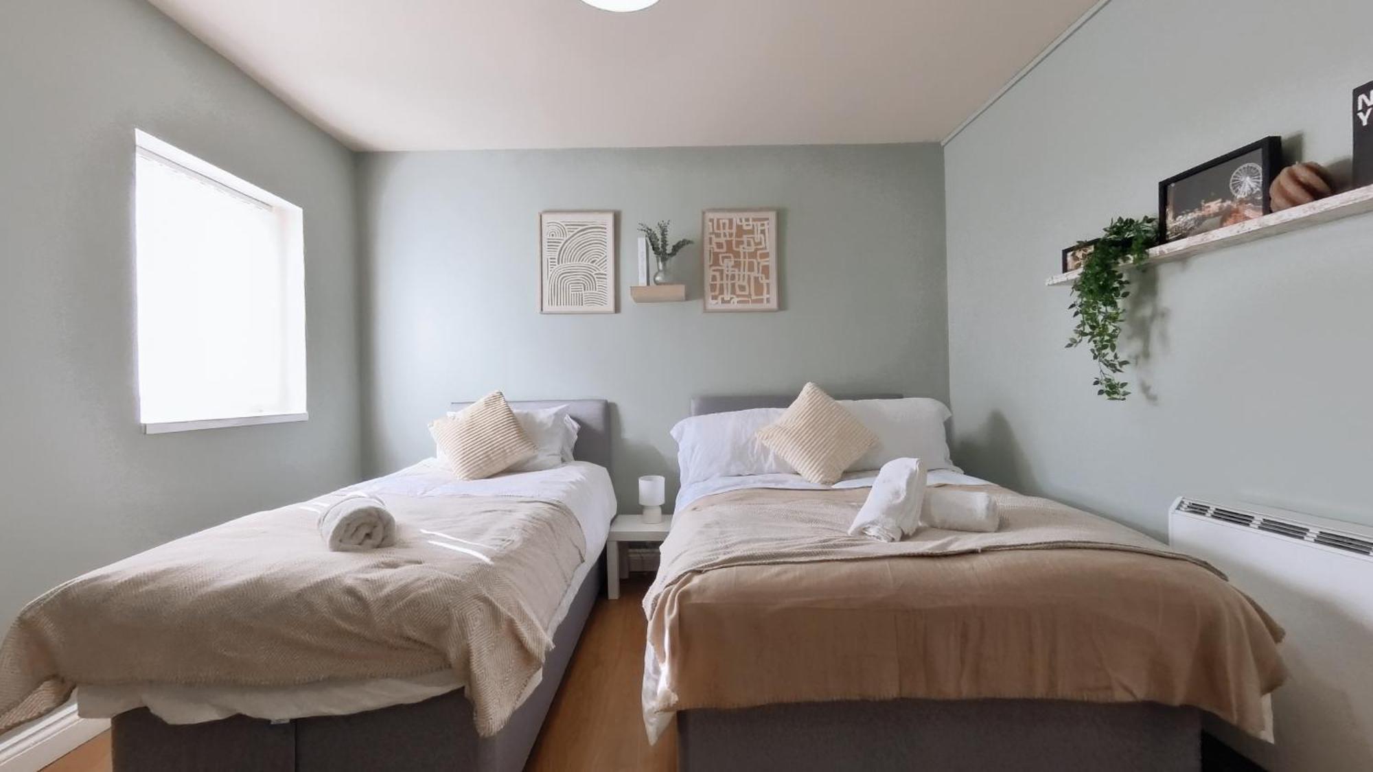 Group Bookings: Up To 30 Guests Across 5 Spacious Flats! Keyless Access Free Wifi & Parking Birmingham Exterior foto